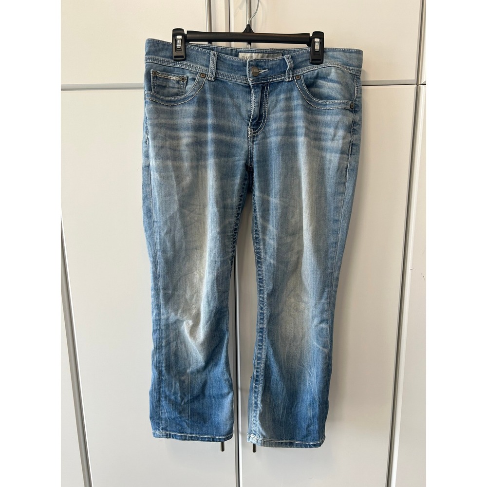 BKE Denim Capri Jeans Light Wash Whiskered Cropped Straight Leg Womens 18.5 Wais